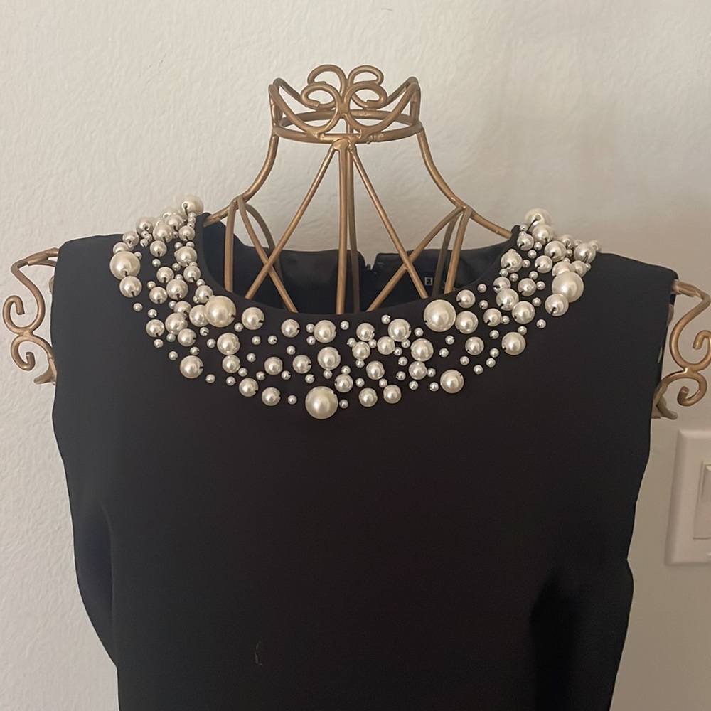 Ellen Tracy Black Dress Pearl Neckline Size 6